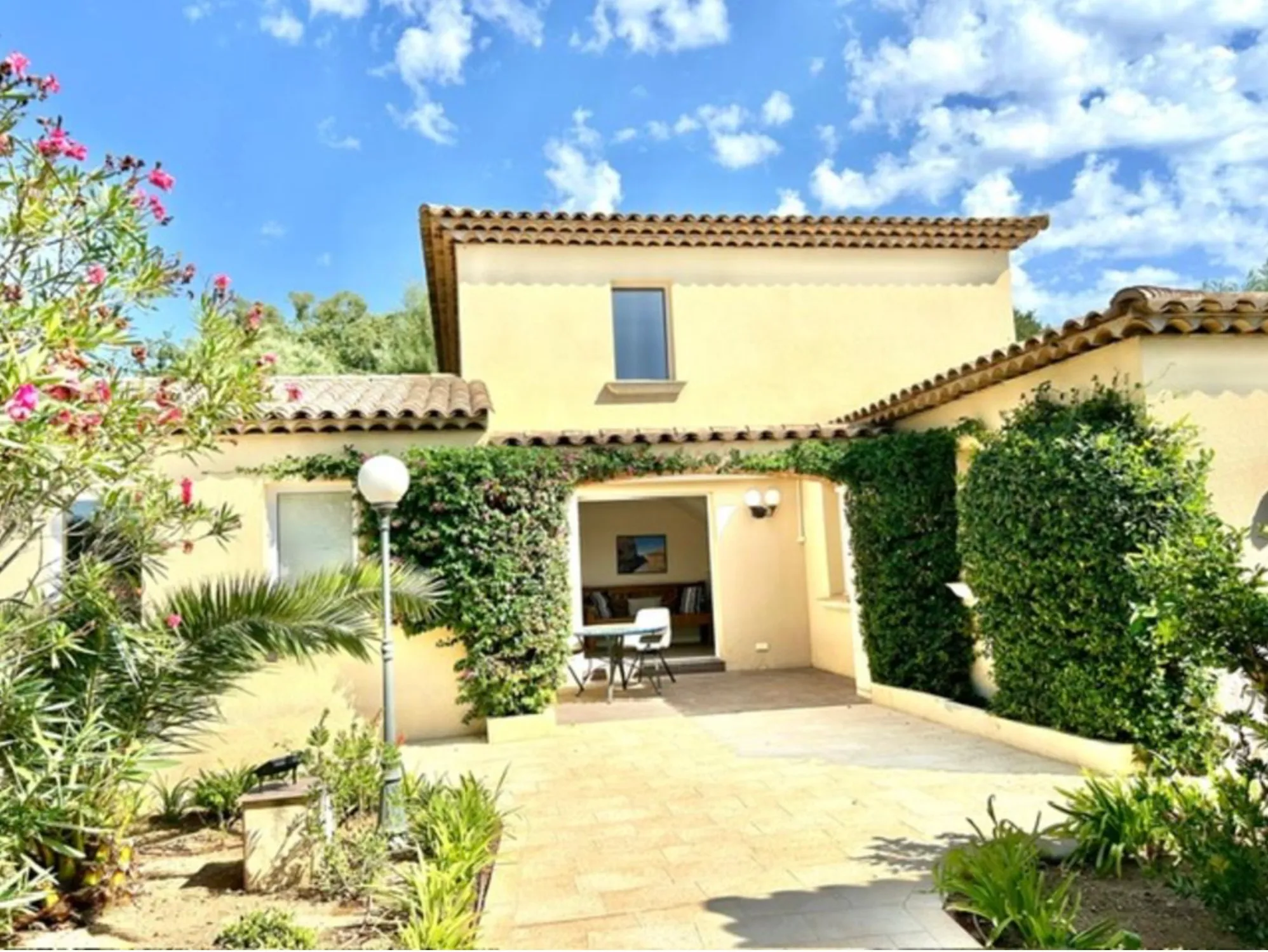 Villa Lavyn – outdoor area before the shoot