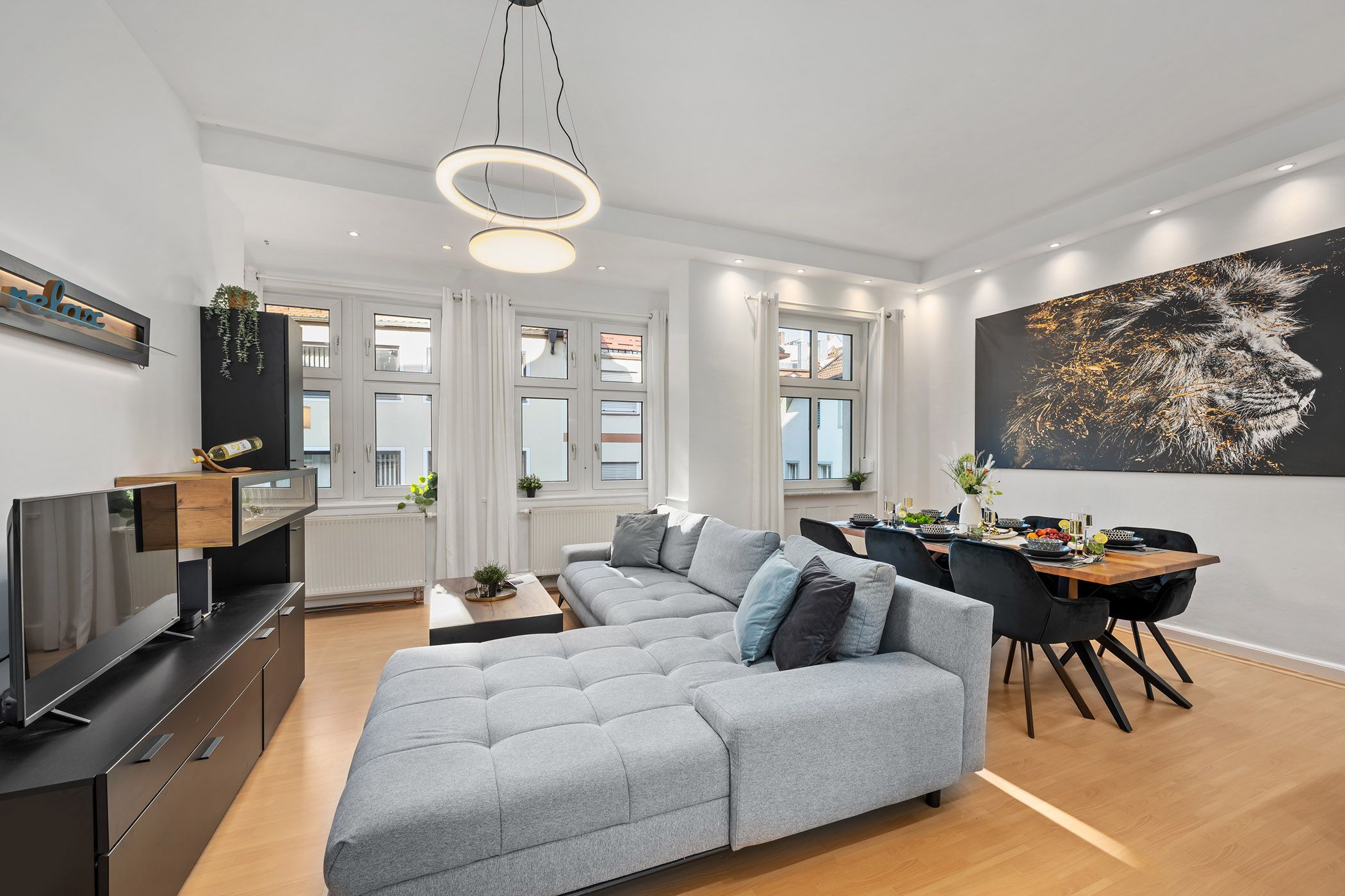 Real estate photo of the living room